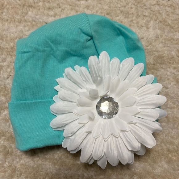 Royal Baby Gem Tiffany Blue outfit with bow and matching flowered hat! - Picture 6 of 8